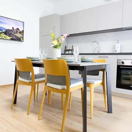Moderno Bilocale Con Parcheggio Privato * 피아첸차