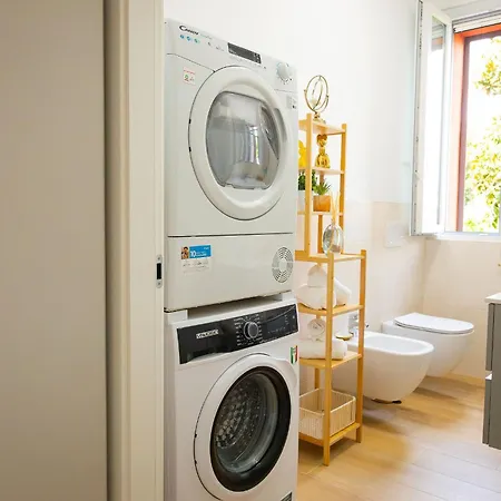 아파트 Moderno Bilocale Con Parcheggio Privato